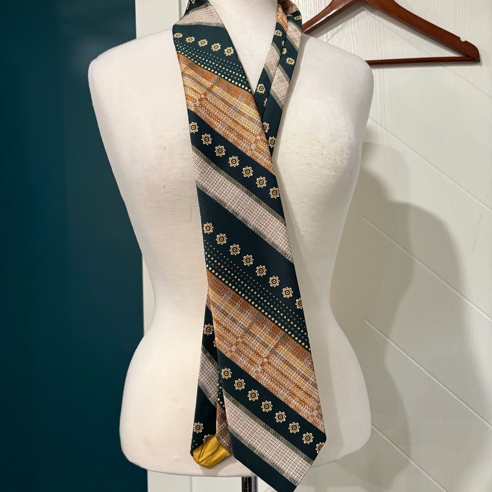 Vintage 70s Wide Earth Tone Geometric Striped Silky‎ Tie/ Retro/Unique/Menswear